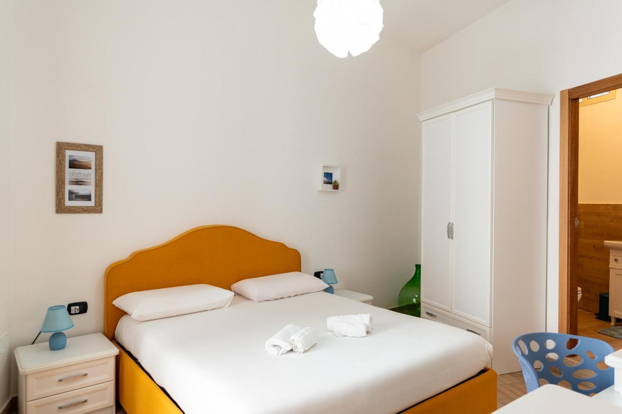 Hotel Tombolata à Naples Extérieur photo