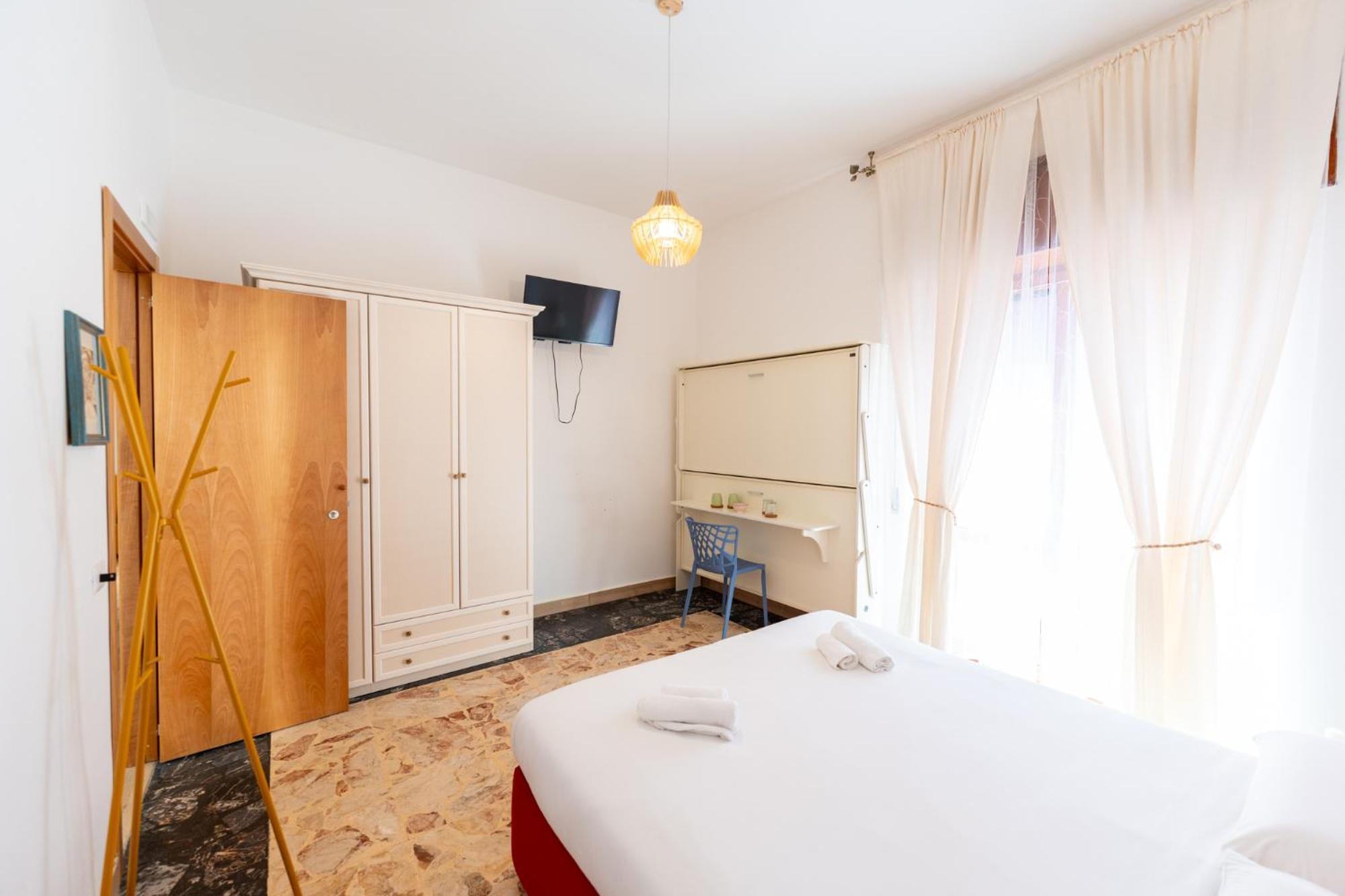 Hotel Tombolata à Naples Extérieur photo